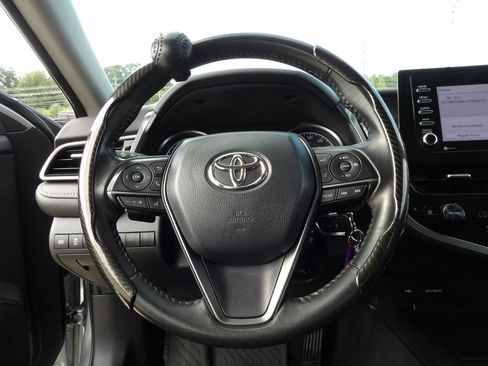 Used 2024 Toyota Camry SE image 14
