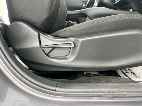 Used 2025 Honda HR-V LX image 31
