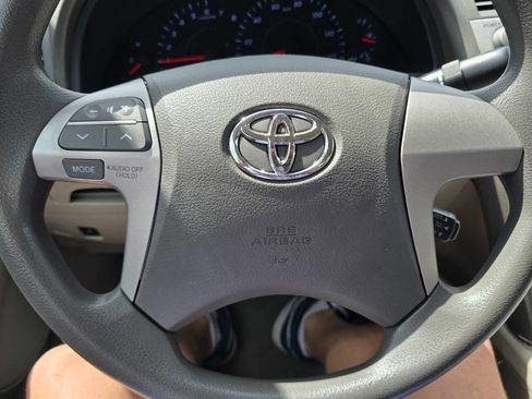 Used 2010 Toyota Camry LE FWD image 14