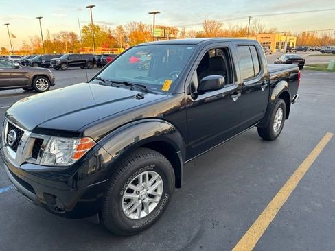 Used 2019 Nissan Frontier SV AWD/4WD image 2