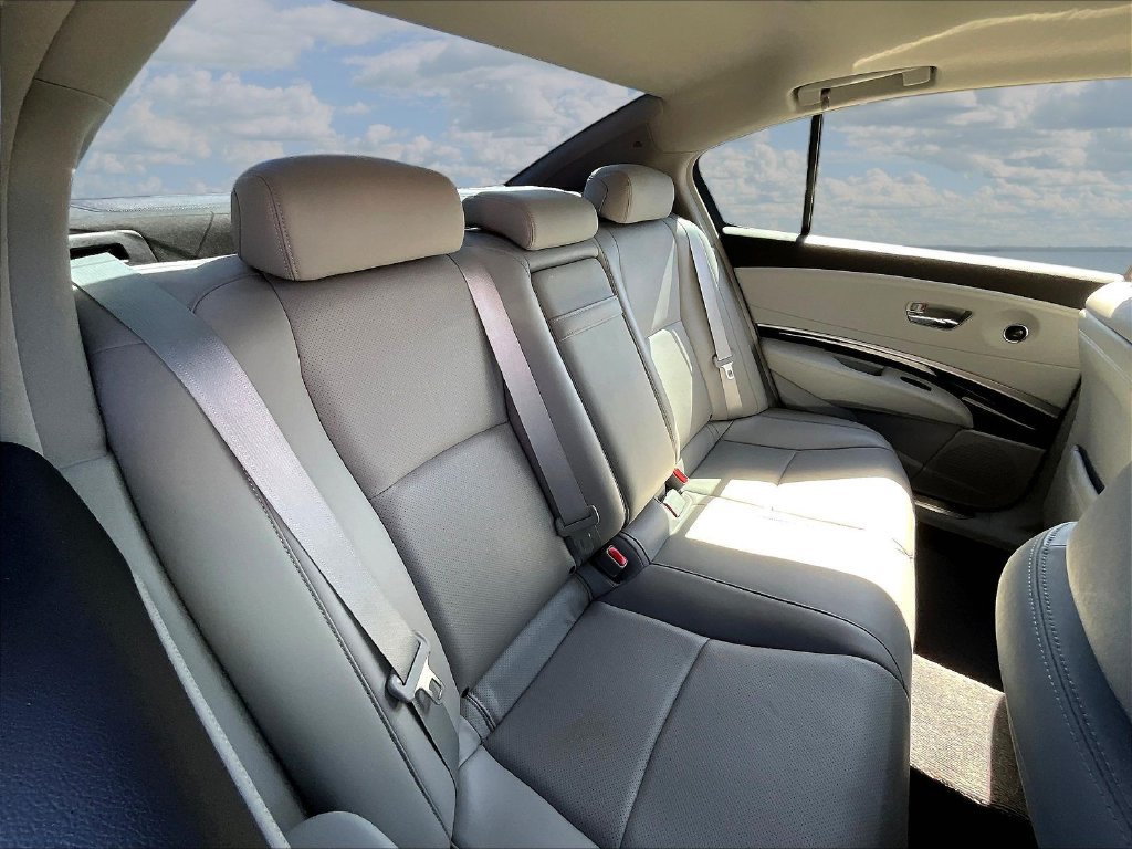 Used 2016 Acura RLX w/ Technology Package FWD image 25