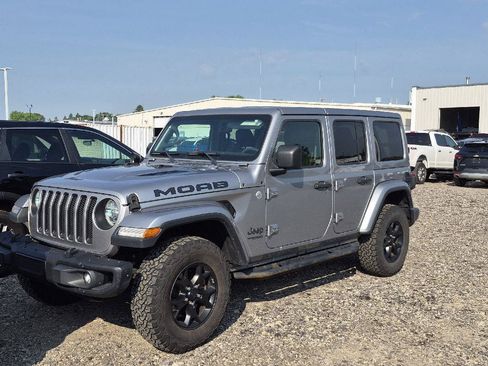 Used 2019 Jeep Wrangler Unlimited Sahara w/ Quick Order Package 24M Moab AWD/4WD image 1