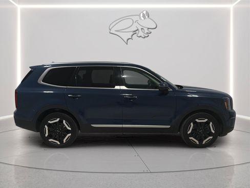 Used 2025 Kia Telluride S FWD image 7
