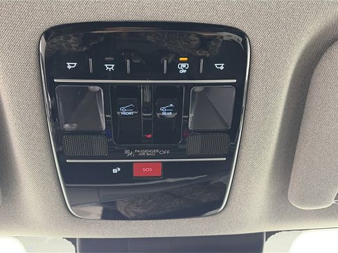 Used 2025 Hyundai Santa Fe Limited image 32