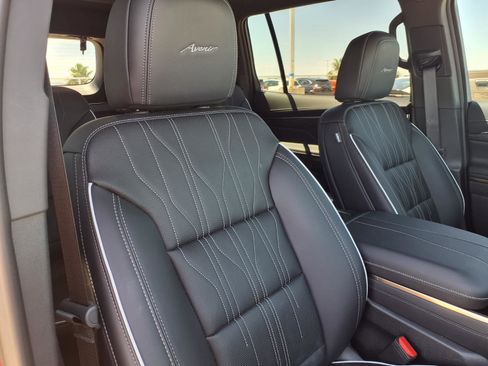 Used 2025 Buick Enclave Avenir w/ Trailering Package, 5000 lbs. FWD image 12