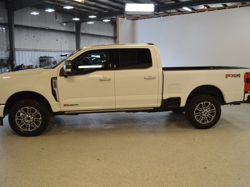 Used 2024 Ford F250 Limited w/ FX4 Off-Road Package AWD/4WD image 6