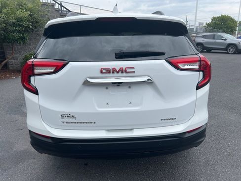 Used 2023 GMC Terrain SLE w/ Driver Convenience Package image 13