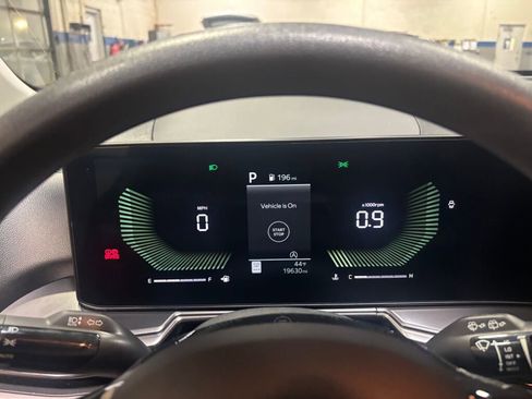 Used 2024 Kia Sorento LX image 20