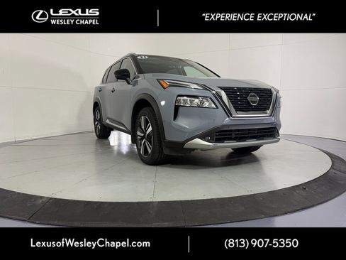 Used 2021 Nissan Rogue Platinum image 1