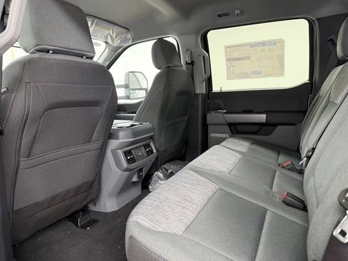 New 2026 Ford F250 XLT w/ XLT Premium Package AWD/4WD image 16