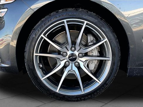 Used 2025 Genesis G70 2.5T RWD image 11
