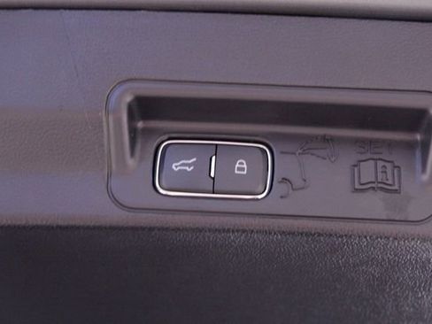 Used 2025 Ford Explorer ST-Line w/ ST-Line Street Pack image 24