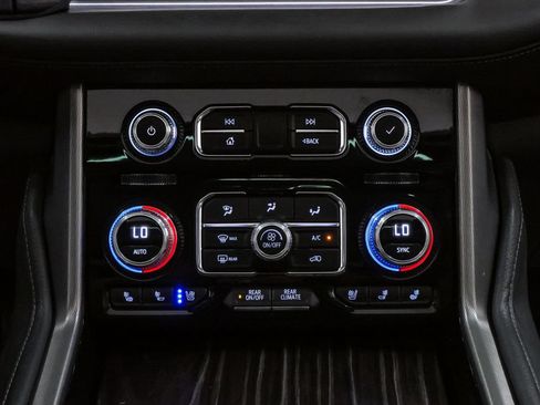 Used 2023 GMC Yukon XL Denali AWD/4WD image 19