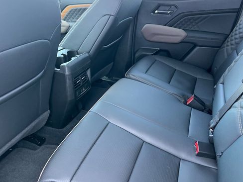 Certified 2025 GMC Canyon Denali image 7