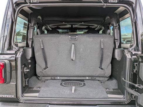 Used 2024 Jeep Wrangler Rubicon image 13