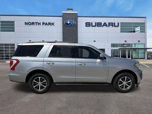 Used 2020 Ford Expedition XLT RWD image 2