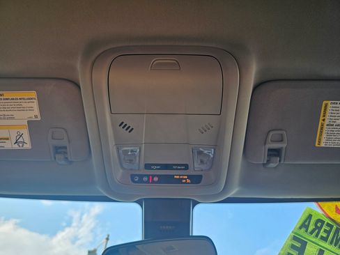 Used 2022 Chevrolet Equinox LT w/ LPO, Floor Liner Package AWD/4WD image 34