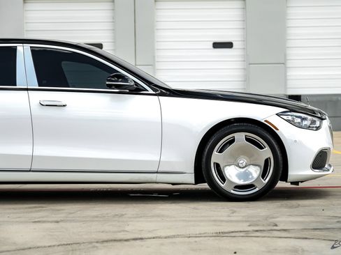Used 2024 Mercedes-Benz Maybach S 580 4MATIC image 23