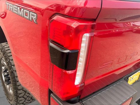 Certified 2024 Ford F250 Lariat w/ Tremor Off-Road Package AWD/4WD image 29