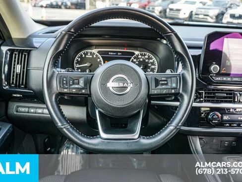 Used 2025 Nissan Pathfinder SV image 29