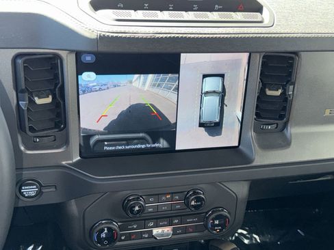 Used 2025 Ford Bronco Badlands image 19