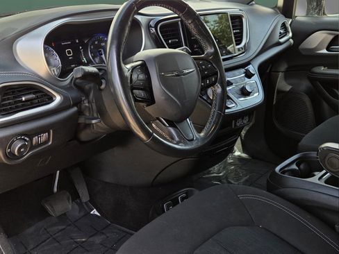 Used 2021 Chrysler Pacifica Touring w/ Cold Weather Group AWD/4WD image 31
