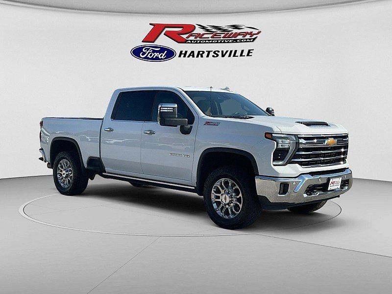 Used 2024 Chevrolet Silverado 2500 LTZ w/ LTZ Plus Package AWD/4WD image 2