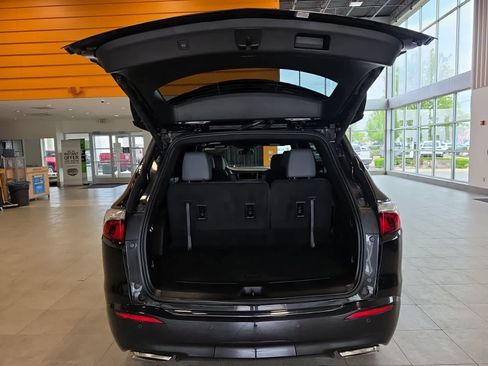 Used 2023 Buick Enclave Essence w/ Sport Touring Edition FWD image 34