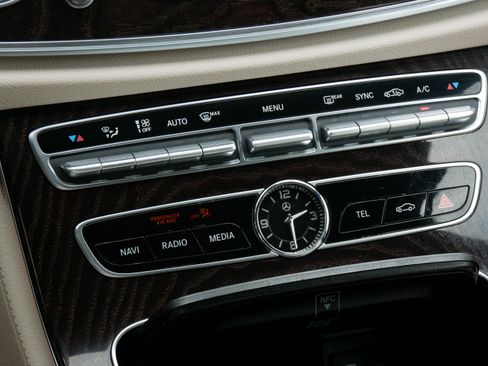 Used 2020 Mercedes-Benz E 350 Sedan image 20