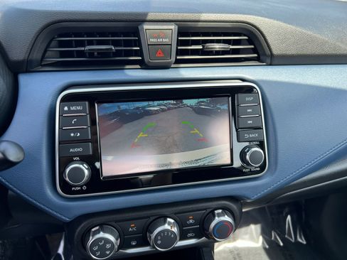Used 2025 Nissan Versa SV FWD image 27