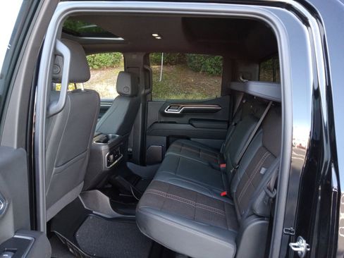 Used 2025 Chevrolet Silverado 1500 High Country w/ Midnight Edition image 22