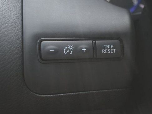 Used 2018 INFINITI Q60 3.0t Luxe image 38