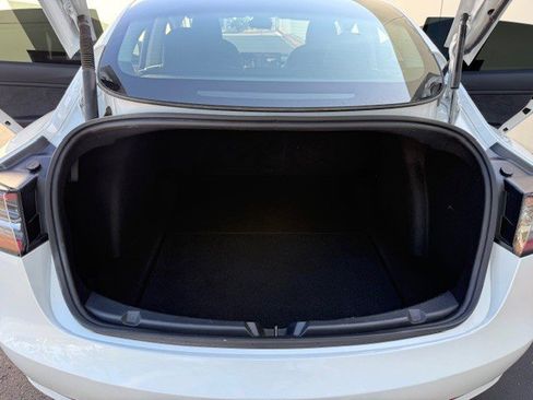 Used 2023 Tesla Model 3 Standard Range image 18