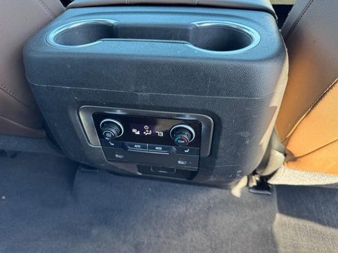 Used 2021 Chevrolet Suburban High Country w/ Premium Package image 17
