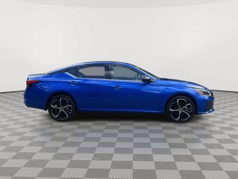 Certified 2025 Nissan Altima 2.5 SR AWD/4WD image 4