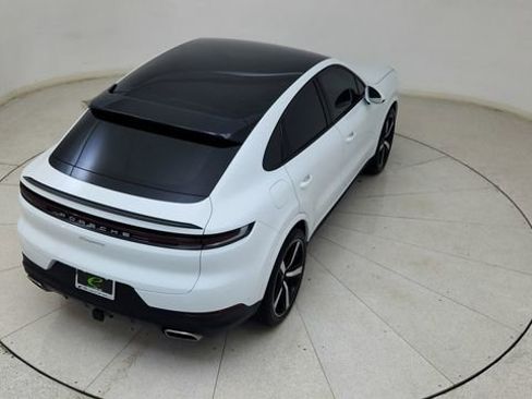 Used 2025 Porsche Cayenne Coupe AWD/4WD image 79