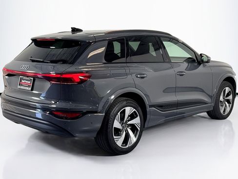 Used 2025 Audi Q6 e-tron Premium Plus image 5