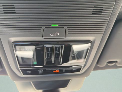 New 2026 Volkswagen Tiguan SE R-Line FWD image 30