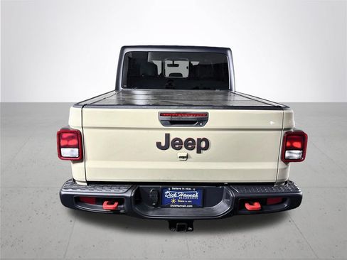 Used 2022 Jeep Gladiator Rubicon w/ Cold Weather Group AWD/4WD image 7