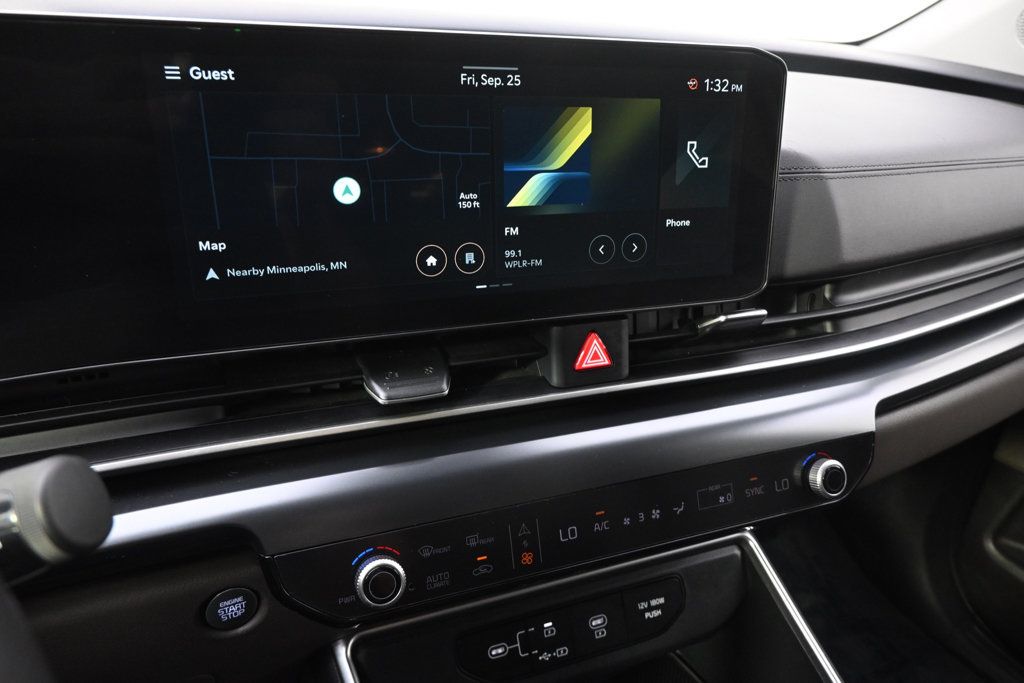 Used 2025 Kia Carnival FWD image 28