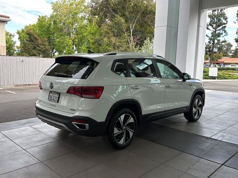 Certified 2023 Volkswagen Taos SE AWD/4WD image 5