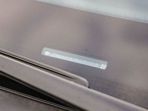 Used 2024 Toyota bZ4X XLE image 29