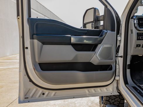 Used 2024 Ford F250 Limited w/ FX4 Off-Road Package image 37