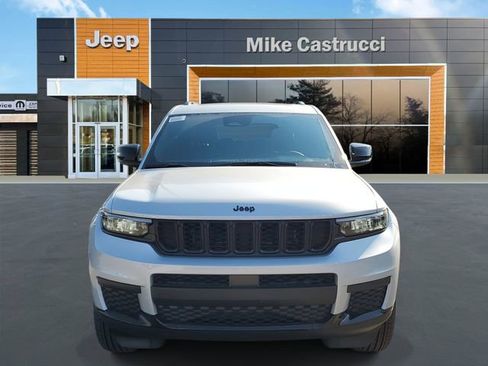 New 2025 Jeep Grand Cherokee L Altitude image 2