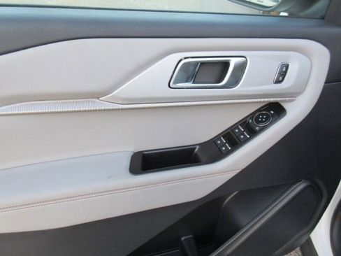 New 2026 Ford Explorer Active w/ Active Comfort Package image 16