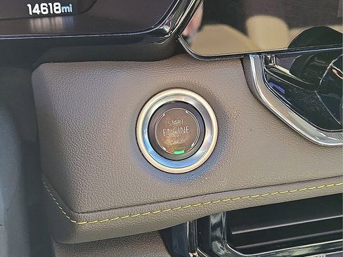 Used 2024 Chevrolet Colorado ZR2 w/ Technology Package image 29