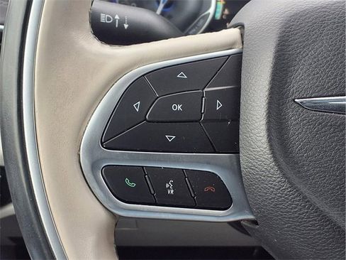 Used 2018 Chrysler Pacifica Limited image 14