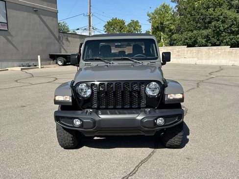 Certified 2023 Jeep Gladiator Sport AWD/4WD image 12