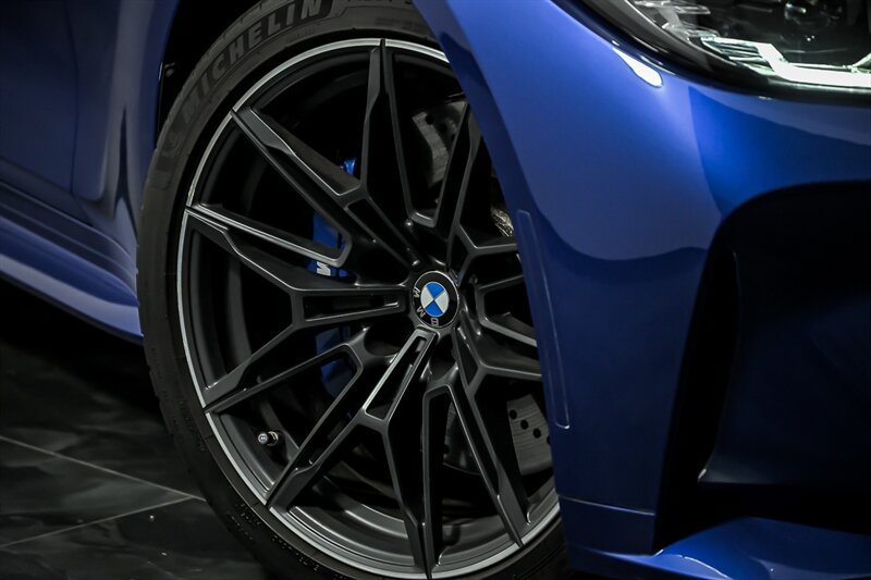 Used 2022 BMW M3 w/ Executive Package RWD image 3