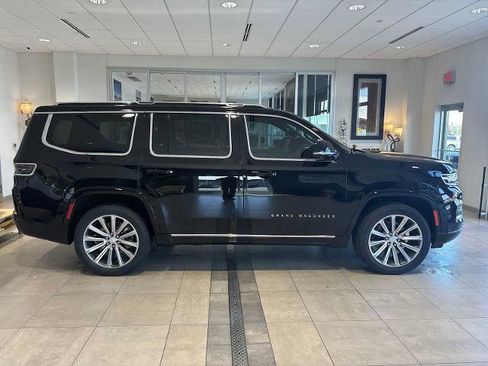 Used 2022 Jeep Grand Wagoneer Series I AWD/4WD image 2